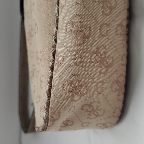 Guess Signature Logo Shoulder Bag Tan - Picture 3 of 9